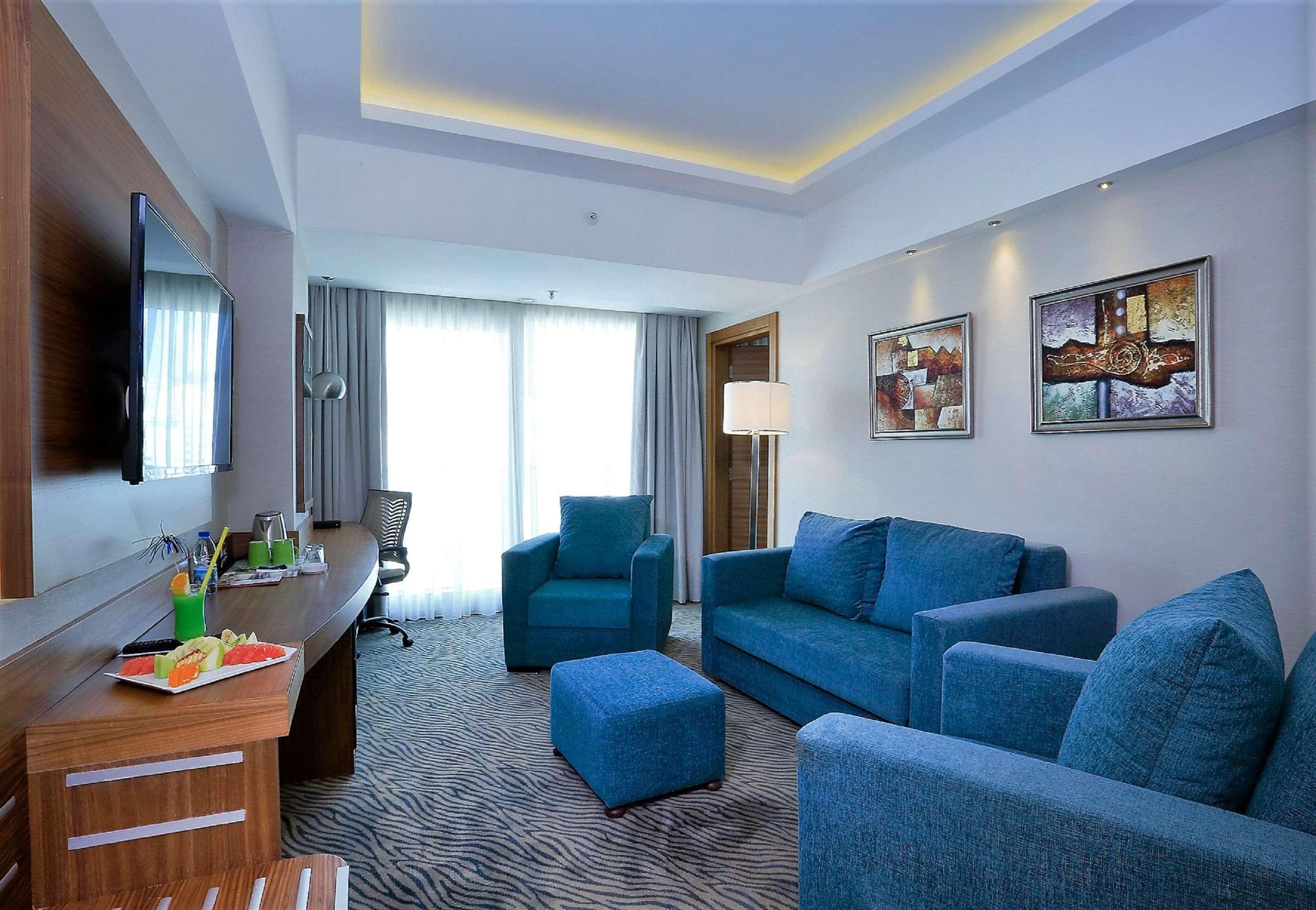 Best Western Premier Karsiyaka Convention & Spa Hotel Smirne Esterno foto