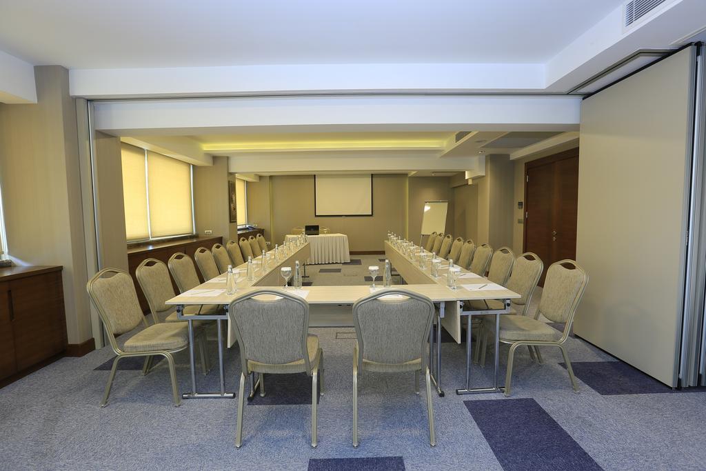 Best Western Premier Karsiyaka Convention & Spa Hotel Smirne Esterno foto